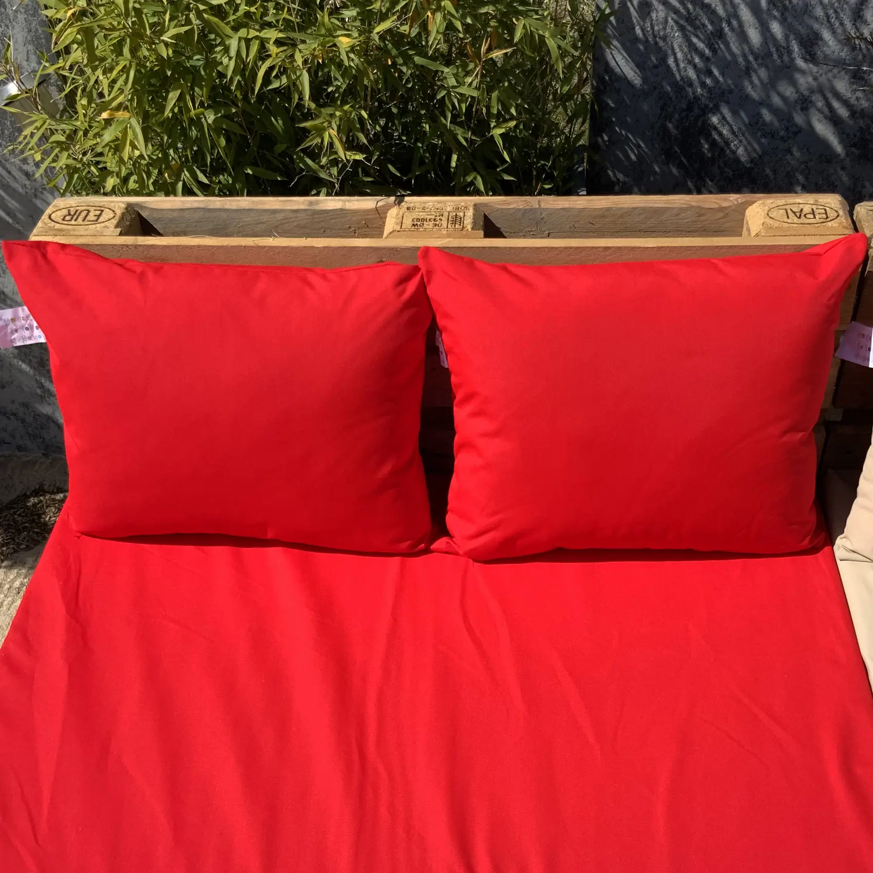 Ensemble de 2 coussins extérieurs pour salon palette – HOME MAISON – Polyester – Rouge